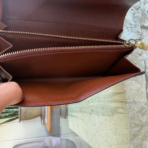 Louis Vuitton Sarah Wallet (L&L) - Picture 11 of 16